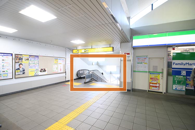 階段を下ります。